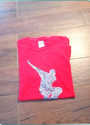 T-Shirt Nike rouge taille L, marque: Nike, état: Neuf sans étiquette, taille: L, 9,90 €, 11,10 € Protection acheteurs incluse