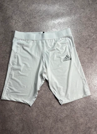 Sous short de foot Adidas Techfit blanc / Taille XL, merk: adidas, staat: Heel goed, maat: XL, € 15,00, € 16,45 inclusief Kopersbescherming