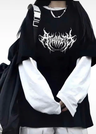 Pull sweat noir avec dessin style gothique, marque: Aesthetic, état: Neuf sans étiquette, taille: S / 36 / 8, 29,99 €, 32,19 € Protection acheteurs incluse