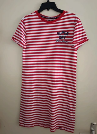 Robe marin Superdry rouge et blanche taille M, marque: Superdry, état: Très bon état, taille: M / 38 / 10, 12,00 €, 13,30 € Protection acheteurs incluse