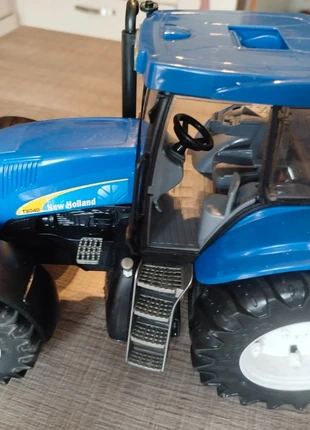 Tracteur new Holland t8040, marque: New Holland, état: Satisfaisant, taille: 5 ans / 110 cm, 5,00 €, 5,95 € Protection acheteurs incluse