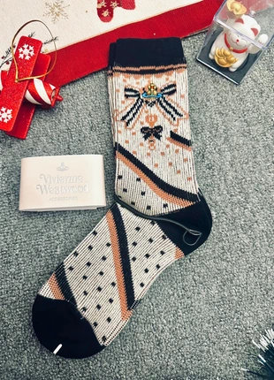 Chaussettes Vivienne Westwood écru & noir – motifs graphiques chic, marke: Vivienne Westwood, zustand: Sehr gut, größe: Einheitsgröße, 12,99 €, 14,34 € beinhaltet Vinted-Käuferschutz Pro