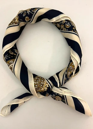 Foulard, bande à voile, carré élégant, Chic Multifonctions, merk: SOIE, staat: Heel goed, € 7,50, € 8,58 inclusief Kopersbescherming