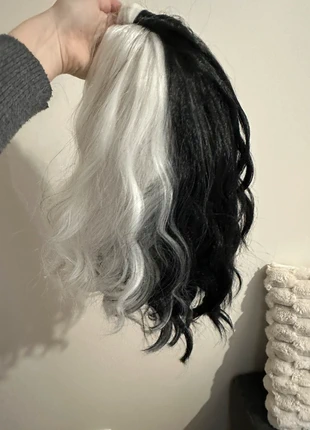 Perruque Cruella, zustand: Sehr gut, 8,00 €, 9,10 € inklusive Vinted-Käuferschutz