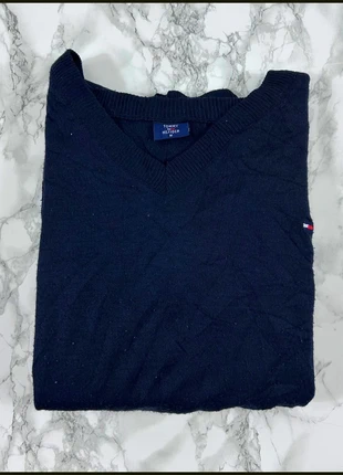Pull Tommy Hilfiger Bleu Marine / Col V / Logo brodé / Taille M/L Femme, brand: Tommy Hilfiger, condition: Very good, size: M / 38 / 10, €15.00, €16.45 includes Buyer Protection