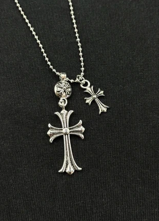 Collana Ch con doppia croce gotica ball chain, marca: CHROME, estado: Novo sem etiquetas, €25.00, €26.95 inclui Proteção do Comprador