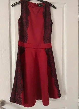 Robe ASOS bordeaux, marque: ASOS, état: Très bon état, taille: XS / 34 / 6, 10,00 €, 11,20 € Protection acheteurs incluse