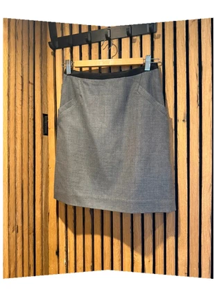 ! Grijze H&M kokerrok maat 34 Uitverkoop, merk: H&M, staat: Heel goed, maat: XS / 34 / 6, € 5,00, € 5,95 inclusief Kopersbescherming