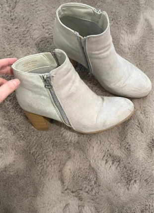 Bottines Gris à talons – Pointure 39, marque: Primark, état: Bon état, taille: 39, 8,00 €, 9,10 € Protection acheteurs incluse