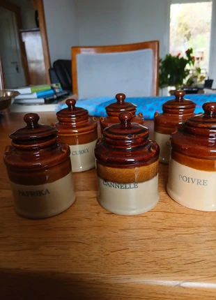 6 pots à epices en grès de 10 cm de hauteur totale, brand: sans marque, condition: Very good, €12.50, €13.83 includes Buyer Protection