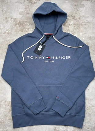 Sweat à capuche logo Tommy Hilfiger | Taille M | Bleu indigo logo brodé, brand: Tommy Hilfiger, condition: New with tags, size: M, €65.00, €68.95 includes Buyer Protection Pro
