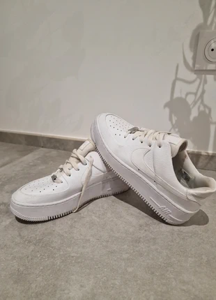Air force 1 pointure 39, marque: Nike, état: Bon état, taille: 39, 25,00 €, 26,95 € Protection acheteurs incluse