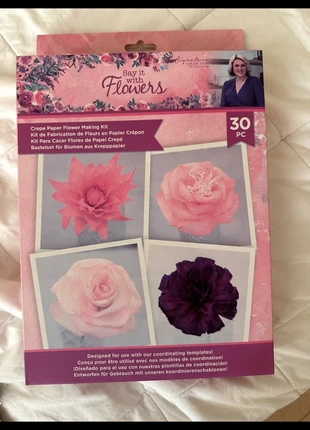 Crafters Companion -Say It With Flowers - Crepe Paper Flower Making, merk: crafters compenion, staat: Heel goed, € 10,00, € 11,20 inclusief Kopersbescherming