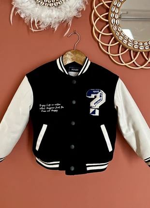 Blouson campus noir et blanc - Taille 4 ans, marca: Kiabi, estado: Bom, tamanho: 4 anos / 104 cm, €2.50, €3.33 inclui Proteção do Comprador