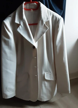 Veste tailleur, marque: je sais pas, état: Très bon état, taille: L / 40 / 12, 5,00 €, 5,95 € Protection acheteurs incluse