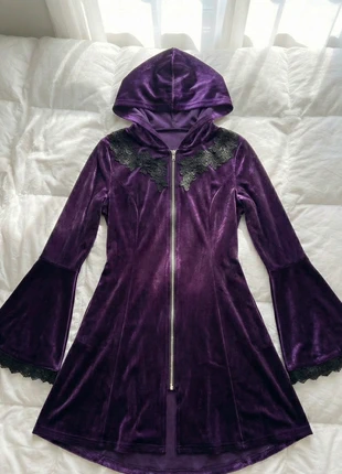 Veste/Robe Gothique Velours Violet & Dentelle - Capuche - Taille L, merk: raven et rose, staat: Heel goed, maat: L / 40 / 12, € 58,90, € 62,55 inclusief Kopersbescherming