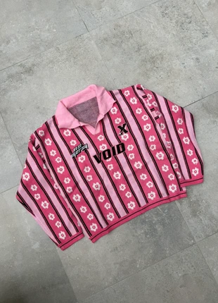 Knit, pull Void Energy rose bonbon et noir numéro 08, style vintage - 2000’s, marque: Aesthetic, état: Neuf sans étiquette, taille: M, 39,00 €, 41,65 € Protection acheteurs incluse