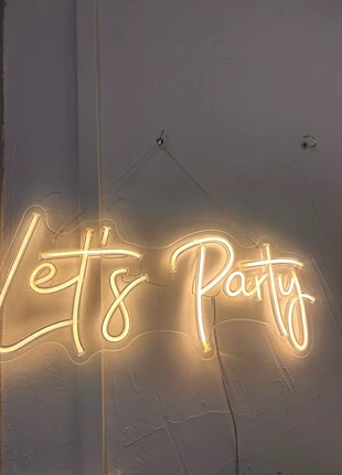 Néon let’s party 40cm / 20cm, marque: Neon, état: Très bon état, 8,00 €, 9,10 € Protection acheteurs incluse