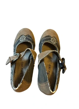 mascara première cuir grey Mary Janes & T-strap shoes, marque: mascara première cuir, état: Bon état, taille: 37, 2,00 €, 2,80 € Protection acheteurs (Pro) incluse