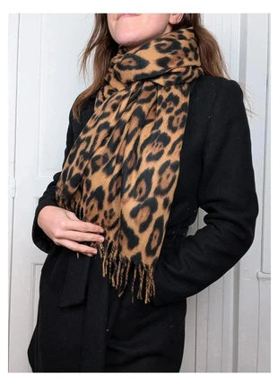 Écharpe leopard en laine , neuve sous blister, brand: Cashmere, condition: New with tags, €19.90, €21.60 includes Buyer Protection