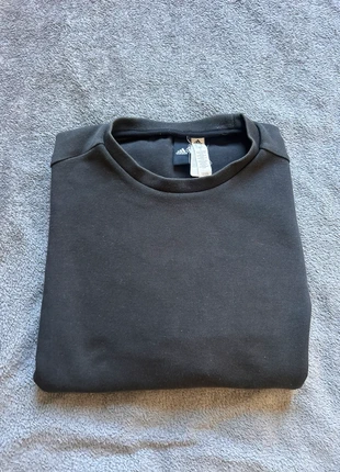 Sweat noir adidas taille M, marque: adidas, état: Satisfaisant, taille: M, 3,00 €, 3,85 € Protection acheteurs incluse