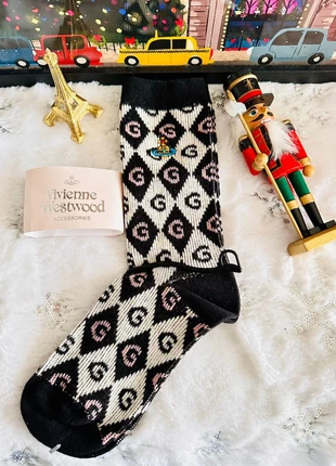 Chaussettes Vivienne Westwood noires & écru à motifs graphiques – 100 % coton, édition japonaise 🗾🖤, marque: Vivienne Westwood, état: Très bon état, taille: Taille unique, 12,00 €, 13,30 € Protection acheteurs (Pro) incluse