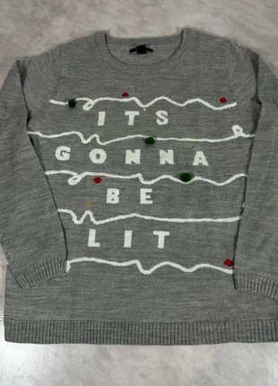 🎄 Pull de Noël gris motifs festifs lumineux – Taille L (Esmara) Code 003N, marque: Esmara, état: Très bon état, taille: L / 40 / 12, 12,00 €, 13,30 € Protection acheteurs (Pro) incluse