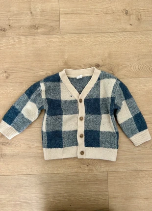 Gilet à carreaux bleu et crème H&M garçon, merk: H&M, staat: Heel goed, maat: 18-24 maanden / 86 cm, € 6,00, € 7,00 inclusief Kopersbescherming