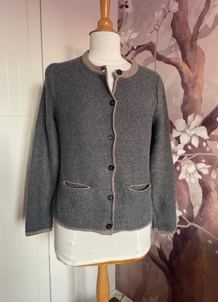 Christian Berg gilet gris style Tyrolien, marke: Christian Berg, zustand: Sehr gut, größe: M / 38 / 10, 14,00 €, 15,40 € inklusive Vinted-Käuferschutz