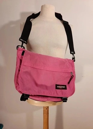 Grande sacoche Eastpak vintage rose, marque: Eastpak, état: Très bon état, 18,00 €, 19,60 € Protection acheteurs incluse