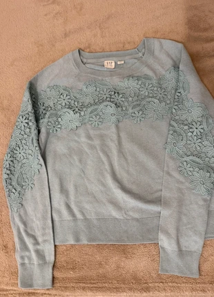 Pull GAP Kids gris bleu avec dentelle florale – Taille 12 ans, marque: GAP, état: Très bon état, taille: 12 ans / 152 cm, 3,00 €, 3,85 € Protection acheteurs incluse