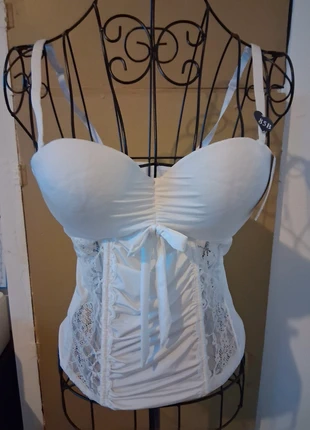 Bustier ( lingeries) femme 🚺, marque: Lingerie Land, état: Neuf avec étiquette, 5,00 €, 5,95 € Protection acheteurs incluse