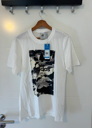 T-shirt Adidas S, marque: adidas, état: Neuf avec étiquette, taille: S, 16,00 €, 17,50 € Protection acheteurs incluse