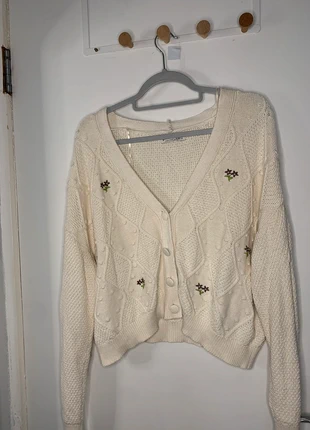 Thick Cream Cardigan, brand: Stradivarius, condition: Very good, size: M / 38 / 10, €10.99, €12.24 includes Buyer Protection