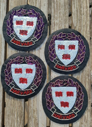 4 grands patchs blason Harvard vintage, marque: misscoupons17, état: Neuf sans étiquette, 4,00 €, 4,90 € Protection acheteurs incluse