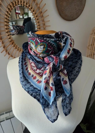 🧣Joli foulard carré à motifs éléphants marine/ bordeaux 100x100 cm Bohême romantique, staat: Heel goed, € 6,00, € 7,00 inclusief Kopersbescherming Pro