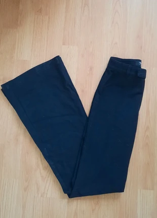 Pantalon évasé Bershka Noir XS, marke: Bershka, zustand: Sehr gut, größe: XS / 34 / 6, 6,00 €, 7,00 € inklusive Vinted-Käuferschutz