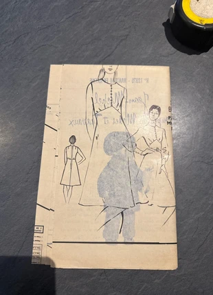 Patron de couture robe avec ou sans manche, zustand: Gut, 3,00 €, 3,85 € inklusive Vinted-Käuferschutz