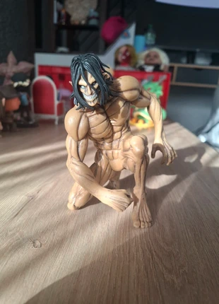 Figurine Attaque des titans 15cm, marke: Attack On Titan, zustand: Sehr gut, größe: Einheitsgröße, 15,00 €, 16,45 € inklusive Vinted-Käuferschutz