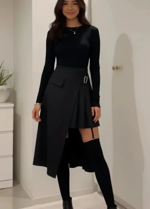 Jupe noire asymétrique effet portefeuille, coupe chic et moderne. taille M, brand: phenomeca, condition: Very good, size: M / 38 / 10, €69.00, €73.15 includes Buyer Protection