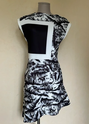 Robe graphique en noire & blan, marque: Zara, état: Très bon état, taille: M / 38 / 10, 16,00 €, 17,50 € Protection acheteurs incluse