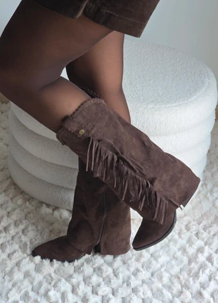 Santiags chocolat en suédine - hyper confortables - dispo du 36 au 41, marke: Findlay, zustand: Neu, mit Etikett, größe: 38, 45,00 €, 47,95 € inklusive Vinted-Käuferschutz