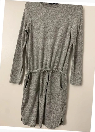 Robe-pull ceinturée grise Kiabi, marke: Kiabi, zustand: Neu, größe: XS / 34 / 6, 9,00 €, 10,15 € inklusive Vinted-Käuferschutz