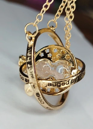 Pendentif Harry Potter retourneur de temps doré, marke: Harry Potter, zustand: Neu, mit Etikett, 6,50 €, 7,53 € inklusive Vinted-Käuferschutz