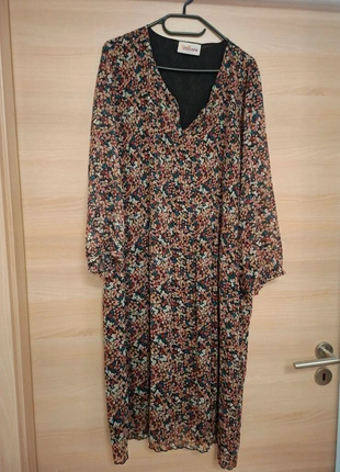 Robe petit fleurie, marque: Toscane, état: Très bon état, taille: XXL / 44 / 16, 30,00 €, 32,20 € Protection acheteurs incluse
