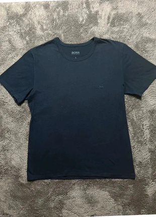 T-shirt Hugo Boss / noir / M, marke: Hugo Boss, zustand: Sehr gut, größe: M, 15,00 €, 16,45 € inklusive Vinted-Käuferschutz