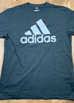 Teeshirt / Adidas Logo / L / 52×72cm / Clean sport mode / 0562, marque: adidas, état: Bon état, taille: L, 5,00 €, 5,95 € Protection acheteurs (Pro) incluse