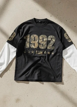 Haut noir manches longues motif “1992”, estado: Muy bueno, tamaño: M, 39,90 €, 42,60 € Protección al comprador incluida