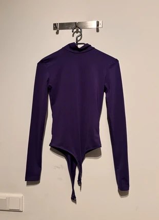 Paarse body bershka xs, merk: Bershka, staat: Nieuw zonder prijskaartje, maat: XXS / 32 / 4, € 2,00, € 2,80 inclusief Kopersbescherming