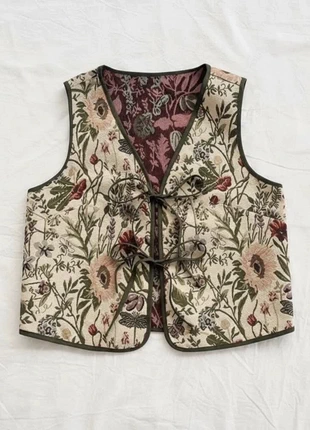 Gilet matelassé à motifs tapisserie style cottagecore, brand: trendi, condition: Very good, size: M / 38 / 10, €40.00, €42.70 includes Buyer Protection
